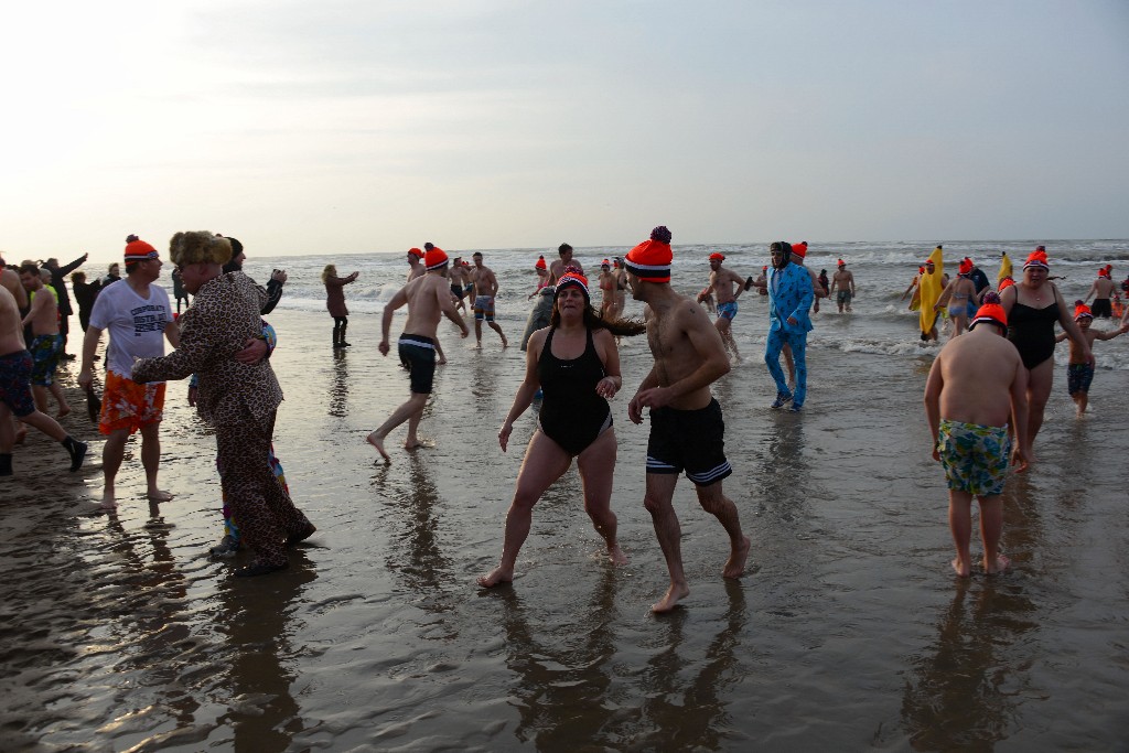 ../Images/Nieuwjaarsduik Nederzandt 2015 112.jpg